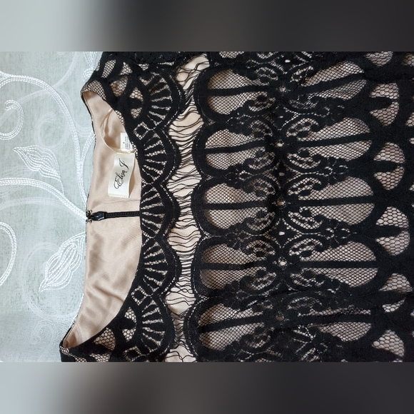 ELIZA J Black & Nude Lace Dress.  SZ. 8.  Stunning. Lined - Picture 5 of 14
